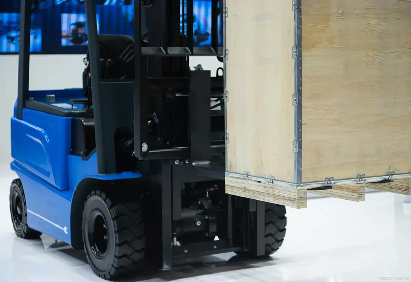 Advantages of lithium battery forklift over lead-acid battery forklift - The future of lithium battery forklift