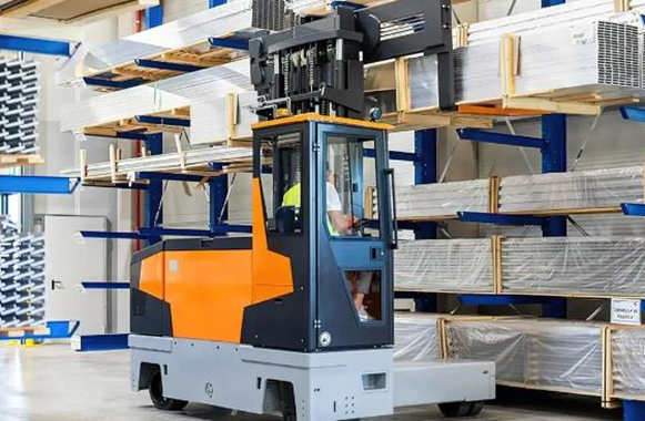 ZEM tailor lithium forklift batteries solutions for you