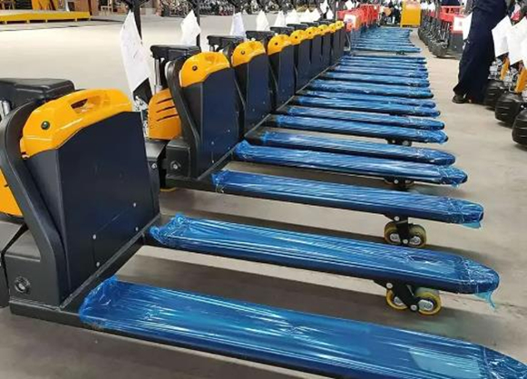 ZEM tailor lithium forklift batteries solutions for you