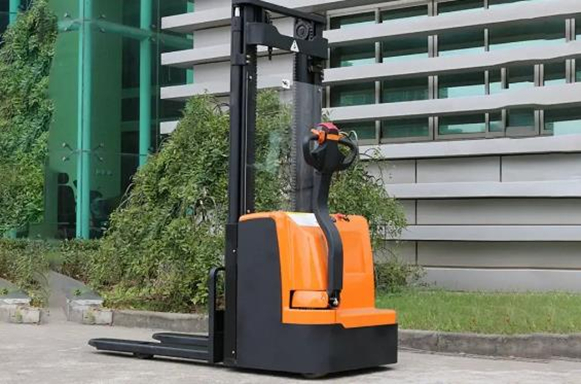 ZEM tailor lithium forklift batteries solutions for you